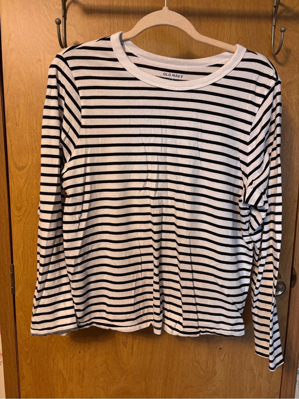Old Navy Black and White Striped Long-Sleeve Top